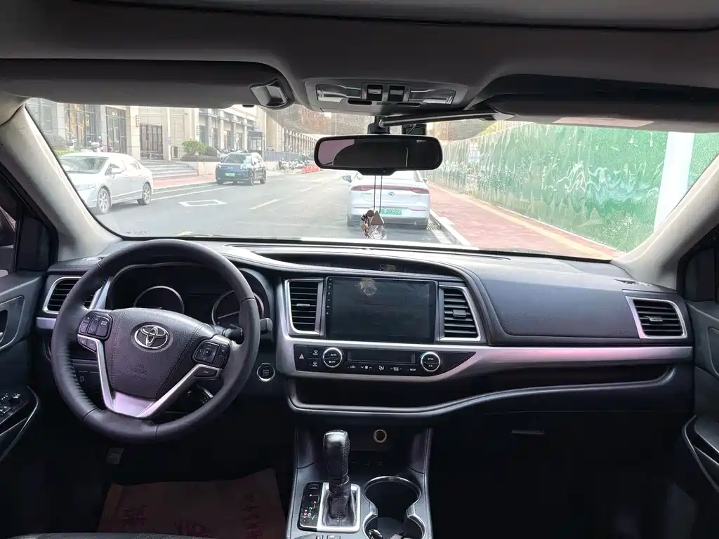 Toyota Highlander — миниатюра 5