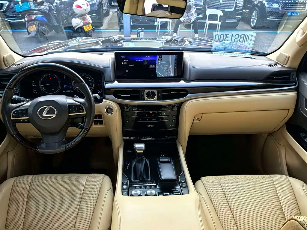 LEXUS LX