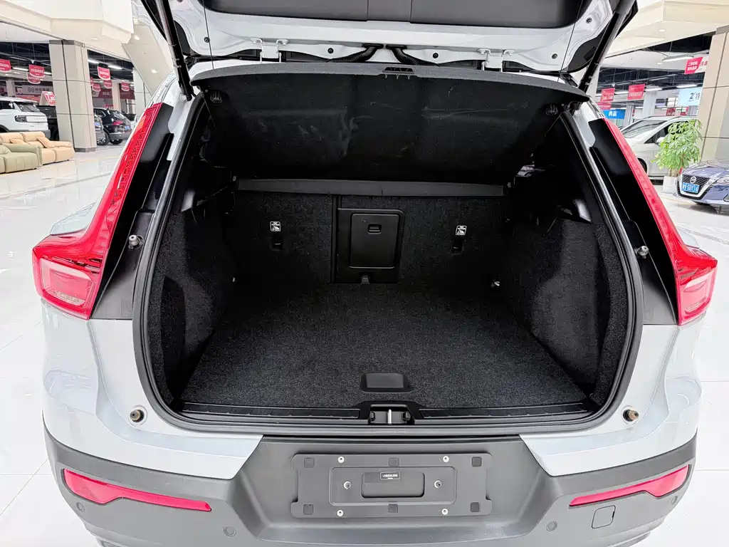 Volvo XC40 NEV — миниатюра 24
