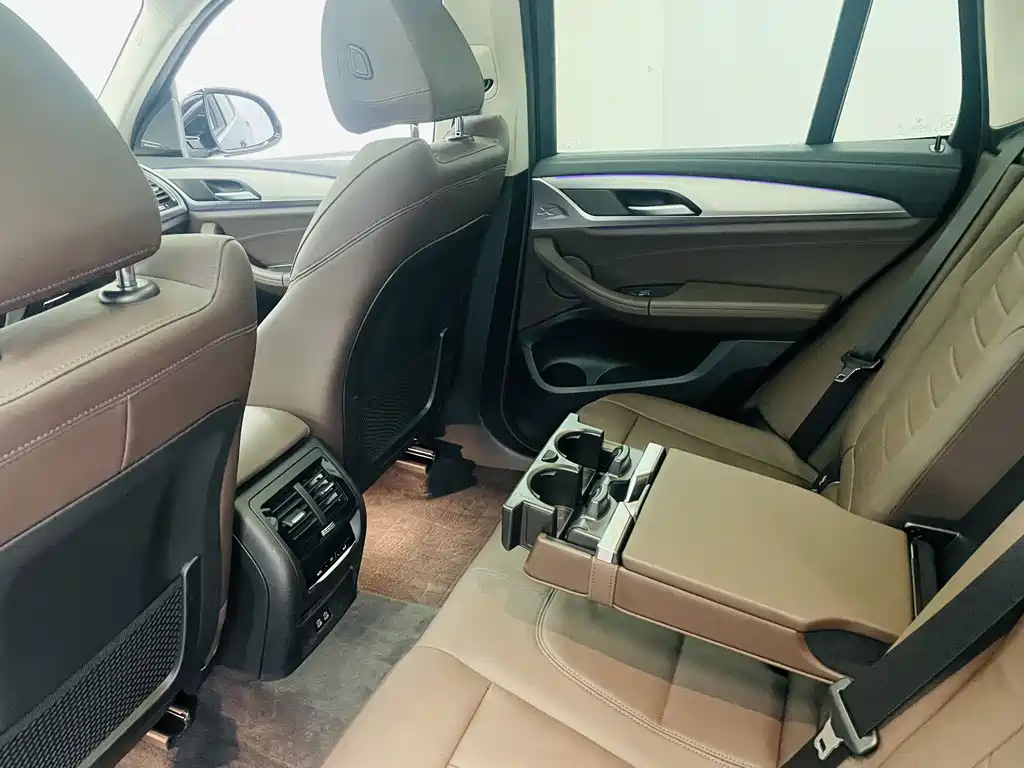BMW iX3 — миниатюра 9