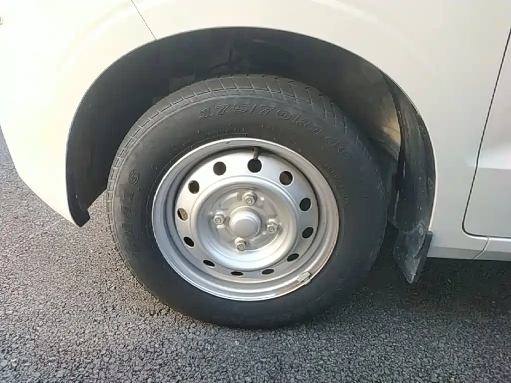 Wuling Hongguang V — миниатюра 23