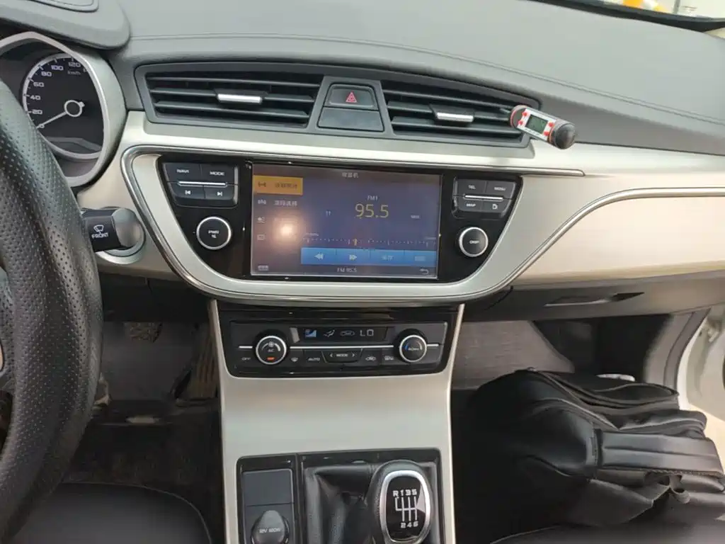 Geely Emgrand GL — миниатюра 13