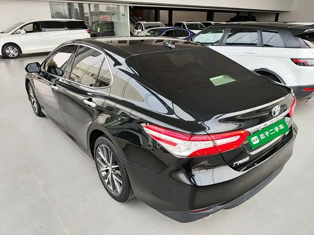 Toyota Camry — миниатюра 5
