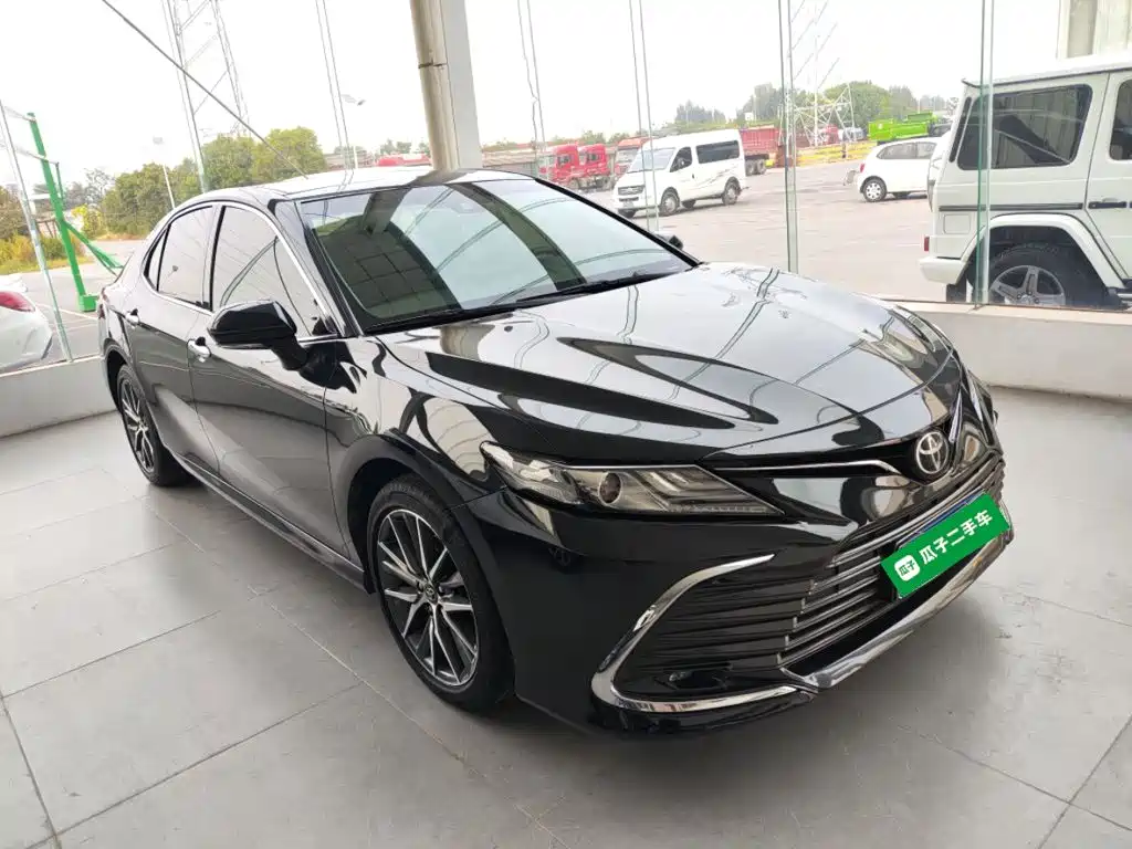 Toyota Camry — миниатюра 4