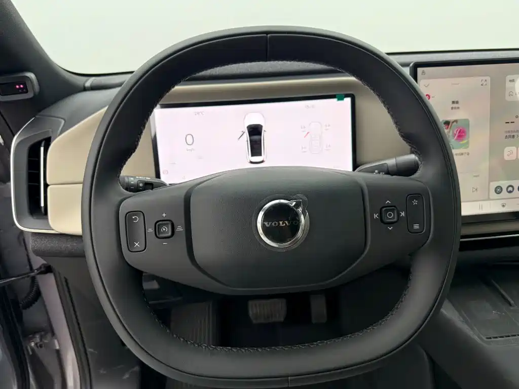 Volvo XC70 PHEV — миниатюра 5