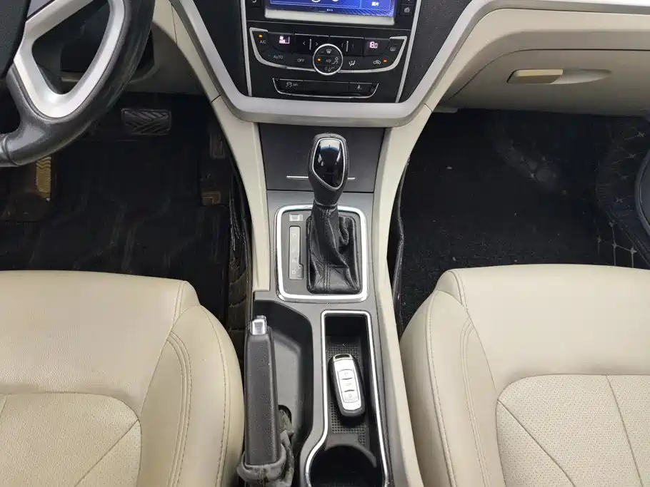Geely Emgrand — миниатюра 16