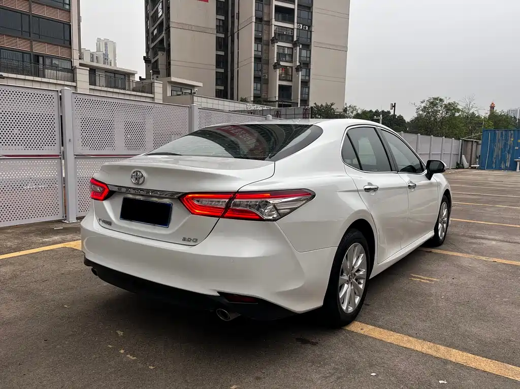 Toyota Camry 2019 2.0G Luxury V