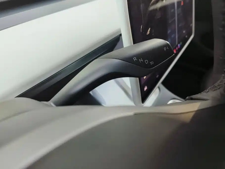 Tesla Model 3 — миниатюра 16