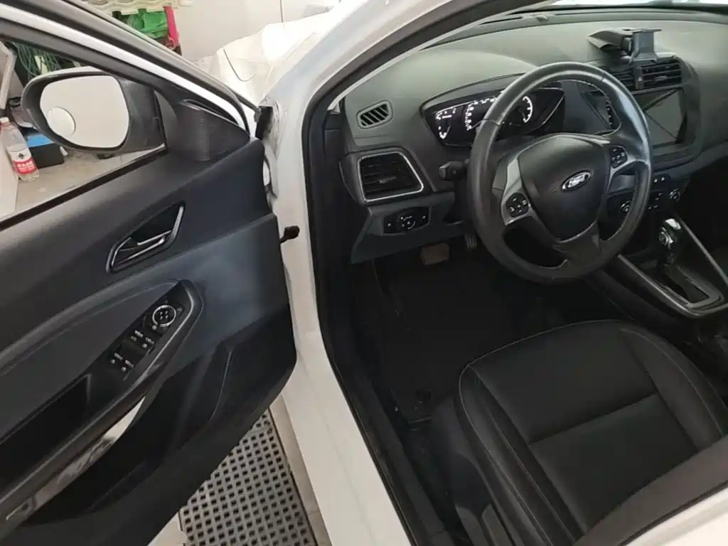 Ford Escort — миниатюра 16