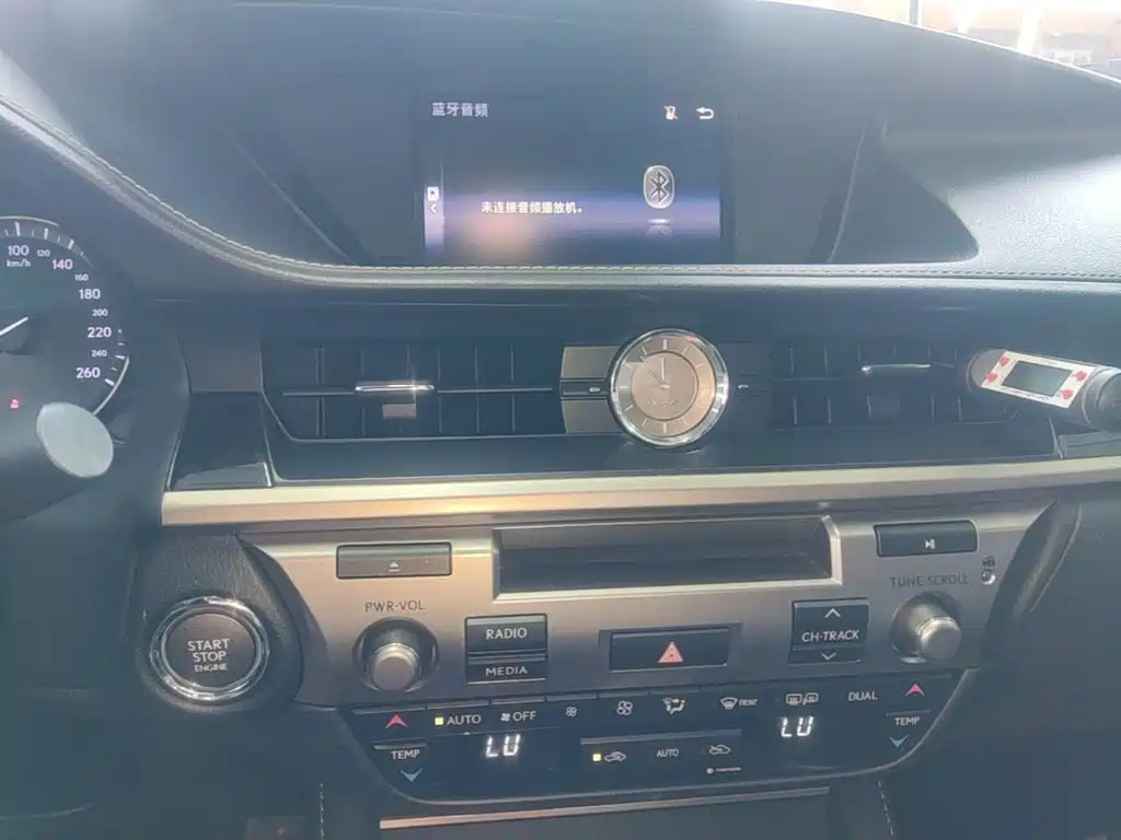 Lexus ES — миниатюра 13