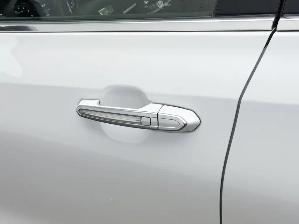 Cadillac XT4 — миниатюра 18