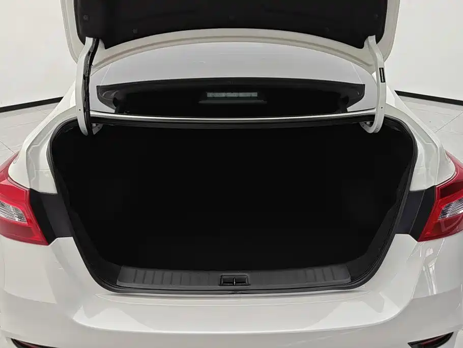 Nissan Sylphy — миниатюра 4