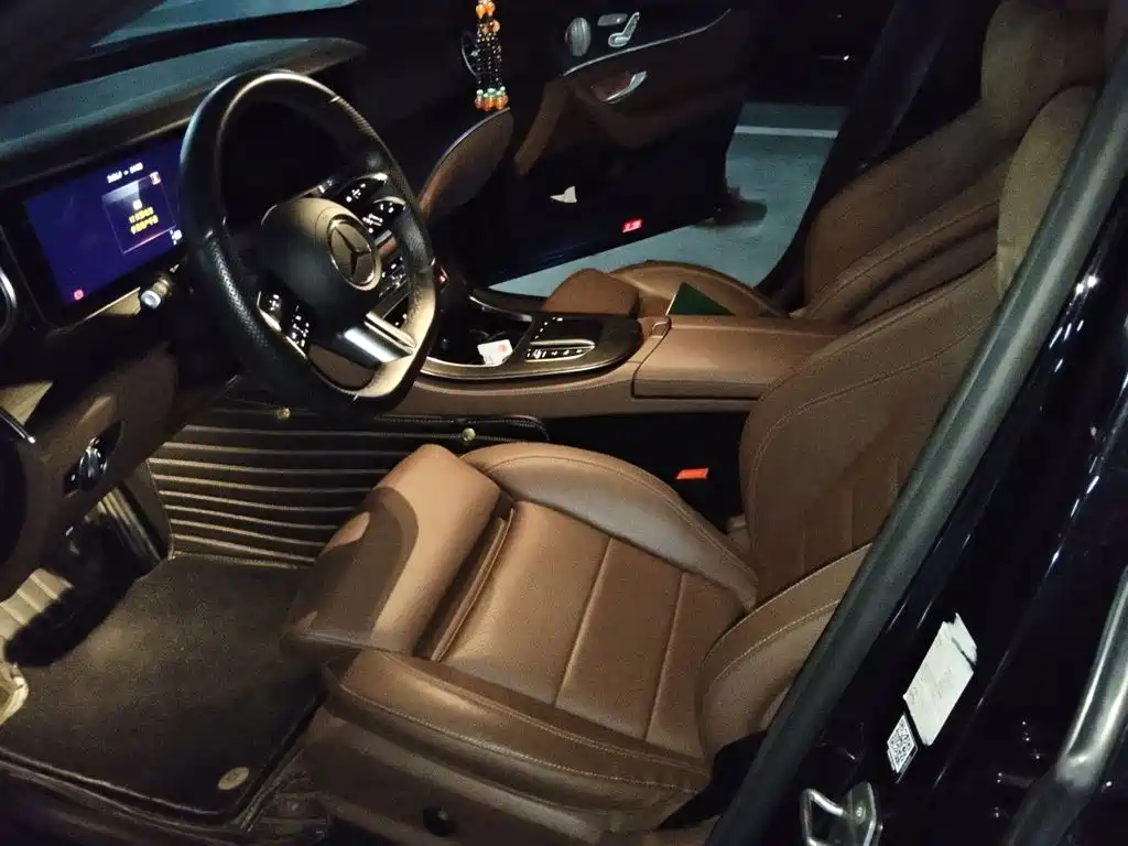Mercedes-Benz E-Class — миниатюра 8