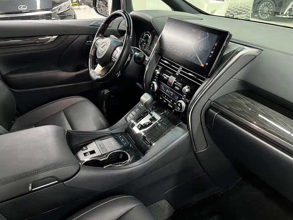 Lexus LM — миниатюра 20