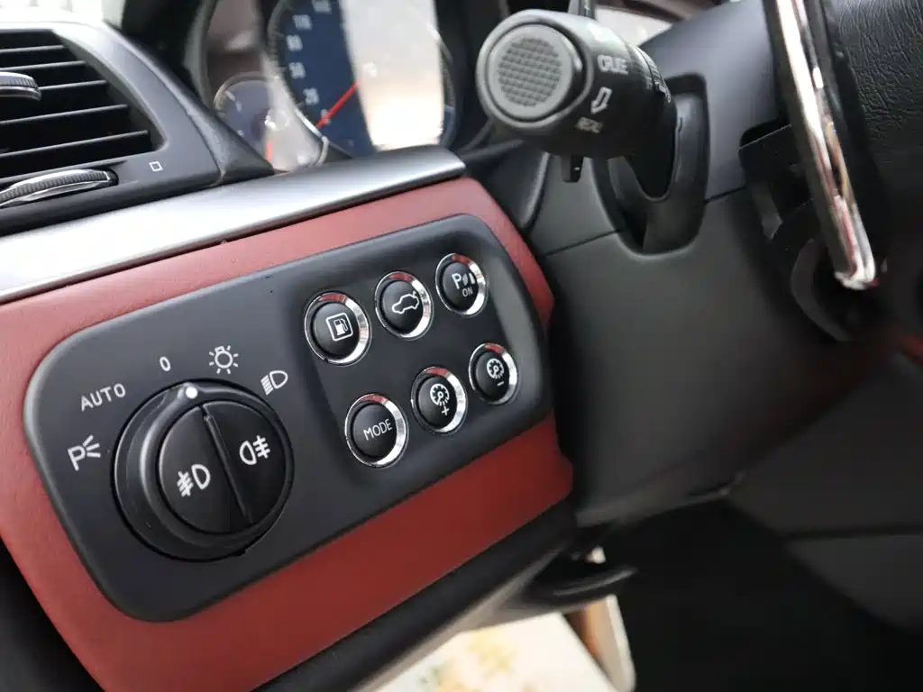 Maserati GranTurismo — миниатюра 8