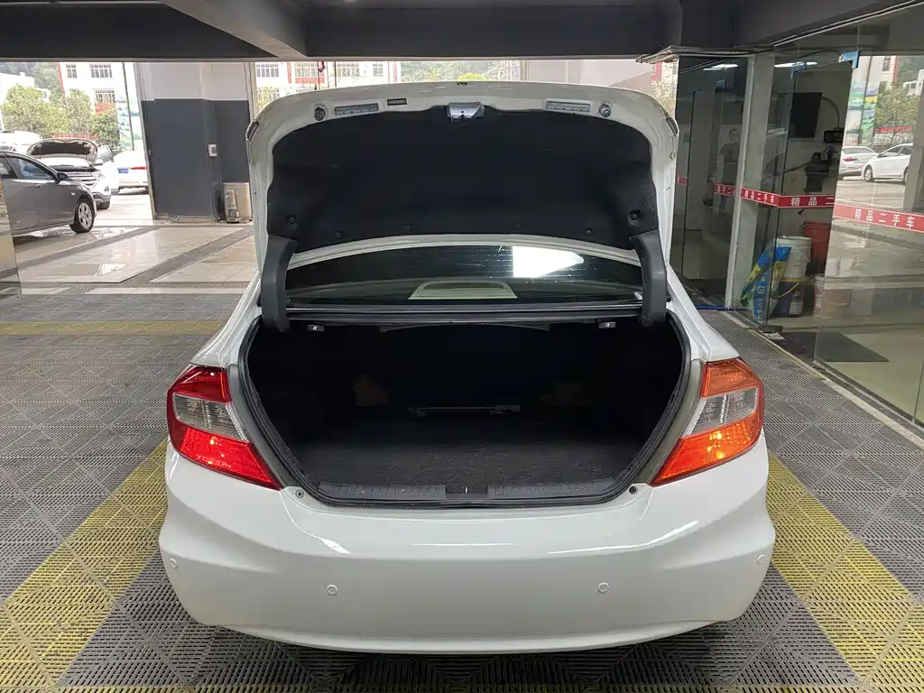 Honda Civic — миниатюра 8