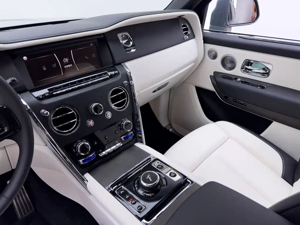 Rolls-Royce Cullinan — миниатюра 29