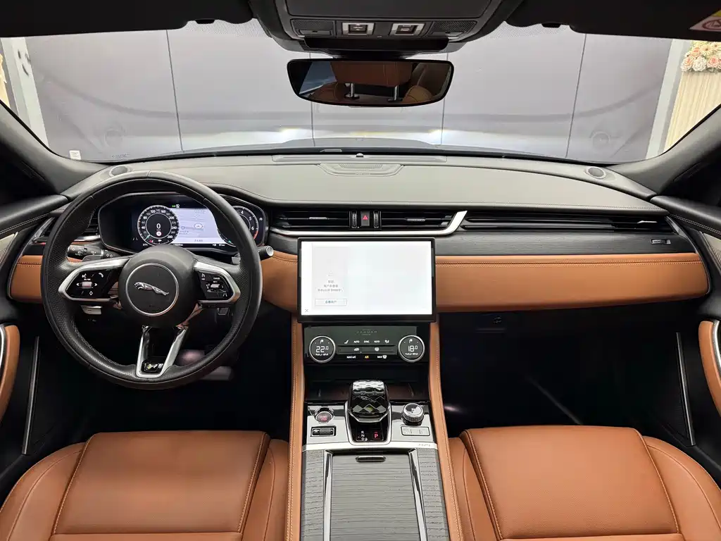 Jaguar XFL — миниатюра 5