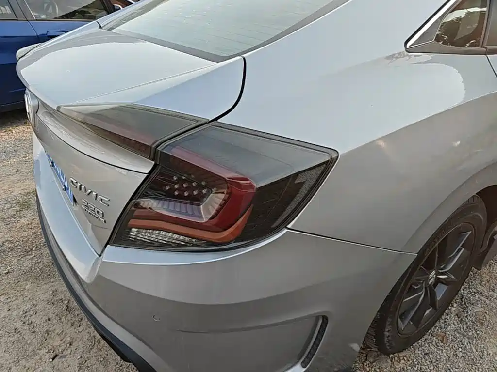 Honda Civic — миниатюра 8