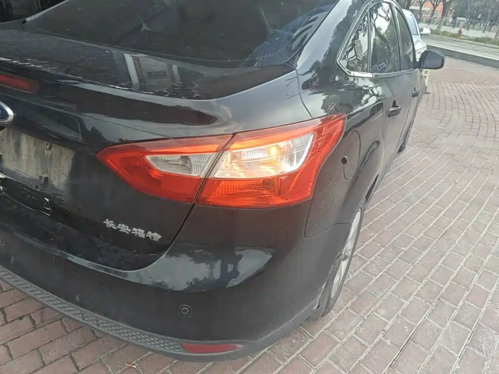 Ford Focus — миниатюра 8