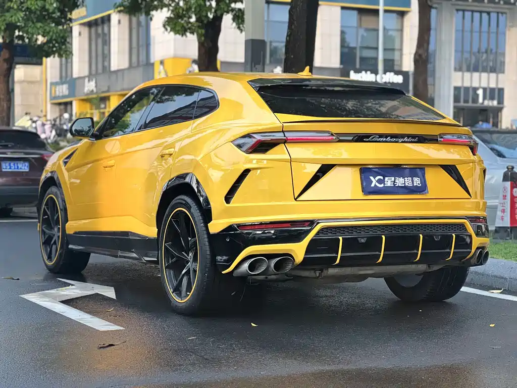 Lamborghini Urus — миниатюра 10
