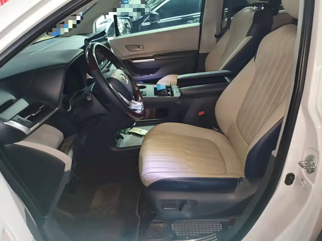 Toyota Sienna — миниатюра 15