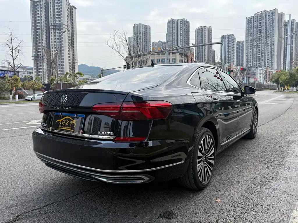 Volkswagen Passat 2020 330TSI Luxury VI