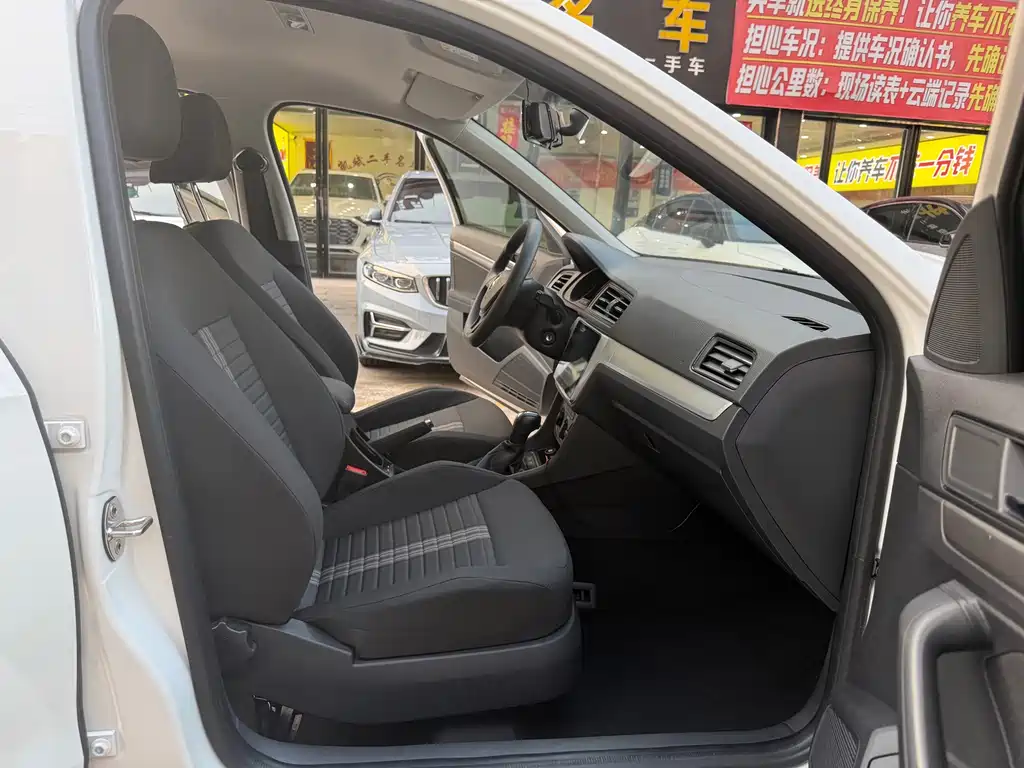 Volkswagen Lavida — миниатюра 6