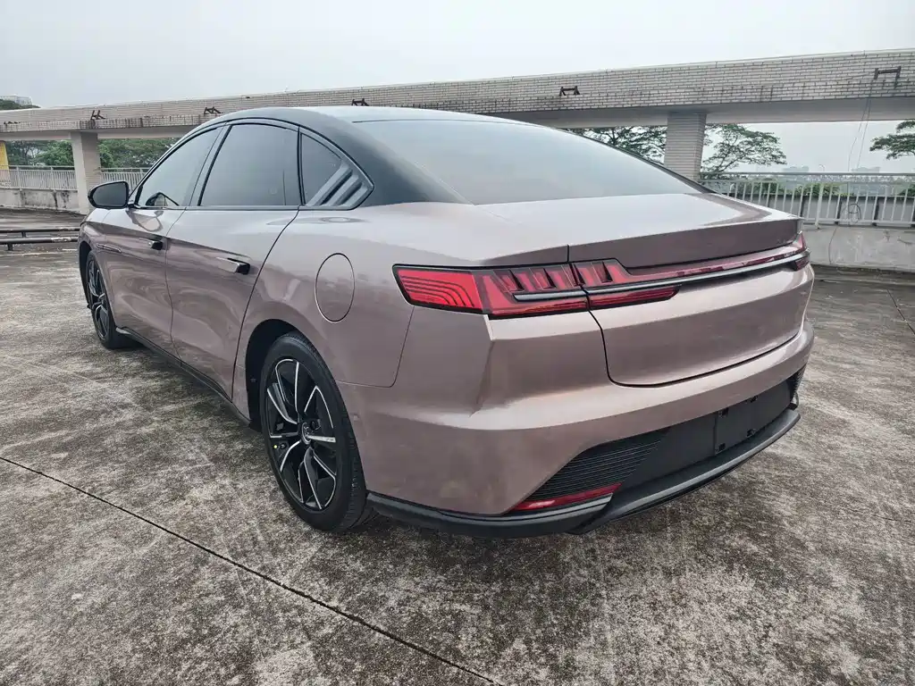 BYD Han — миниатюра 11