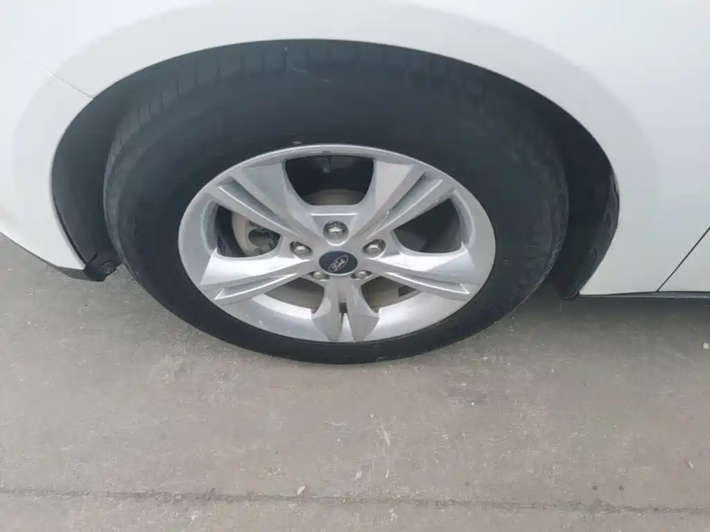 Ford Focus — миниатюра 23