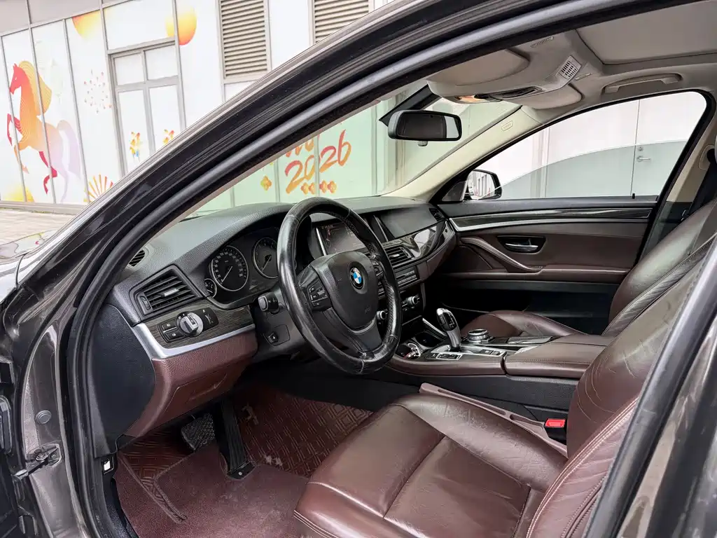 BMW 5 Series — миниатюра 4