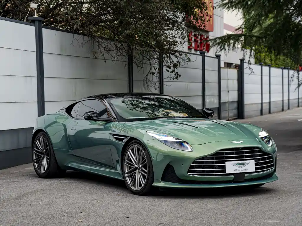 ASTON MARTIN DB12