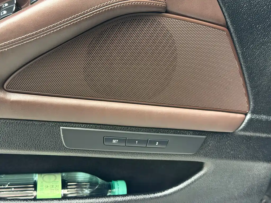 BMW 5 Series — миниатюра 15