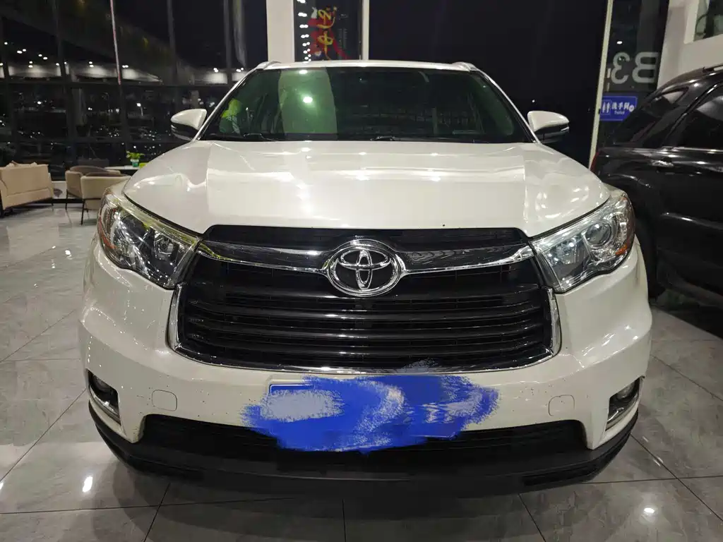 TOYOTA HIGHLANDER