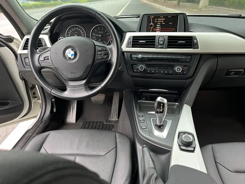 BMW 3 Series — миниатюра 8