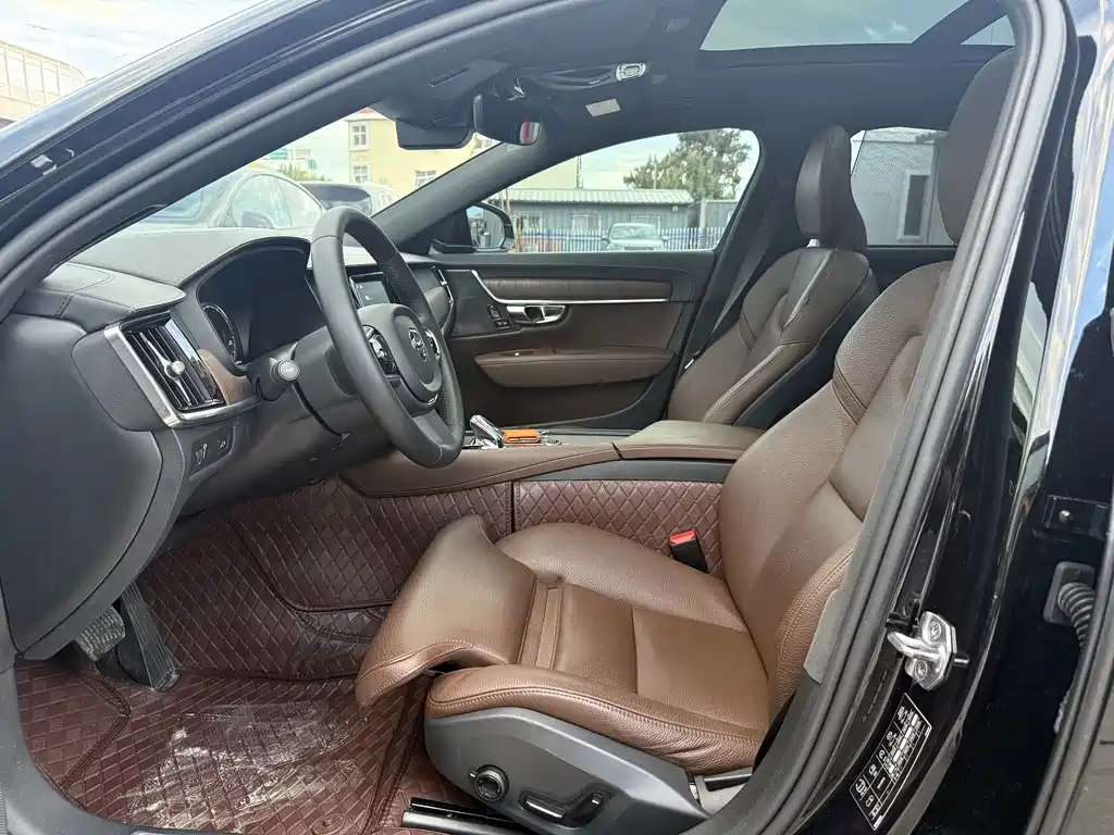 Volvo S90 — миниатюра 8