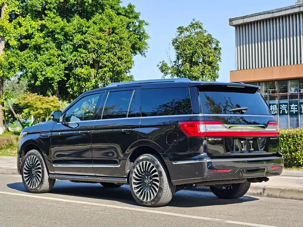 Lincoln Navigator — миниатюра 4
