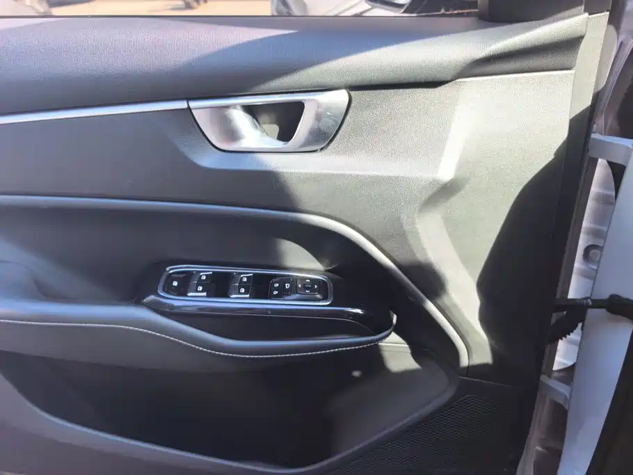 Wuling Victory — миниатюра 7