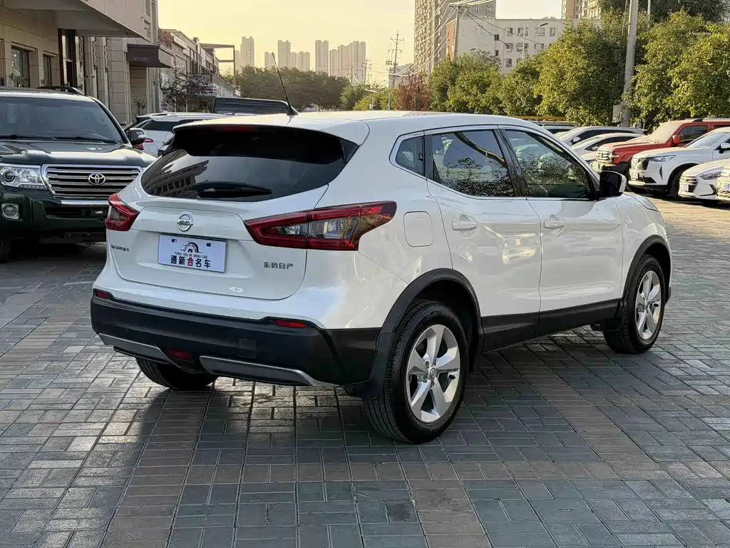 Nissan Qashqai — миниатюра 7