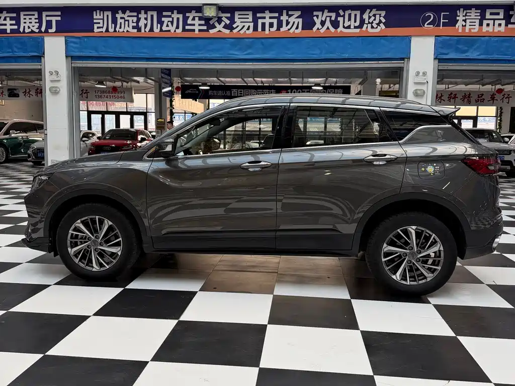 Geely Binyue — миниатюра 5