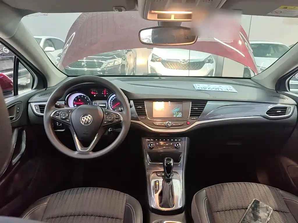 Buick Verano — миниатюра 10