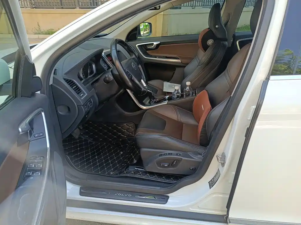 Volvo XC60 — миниатюра 8