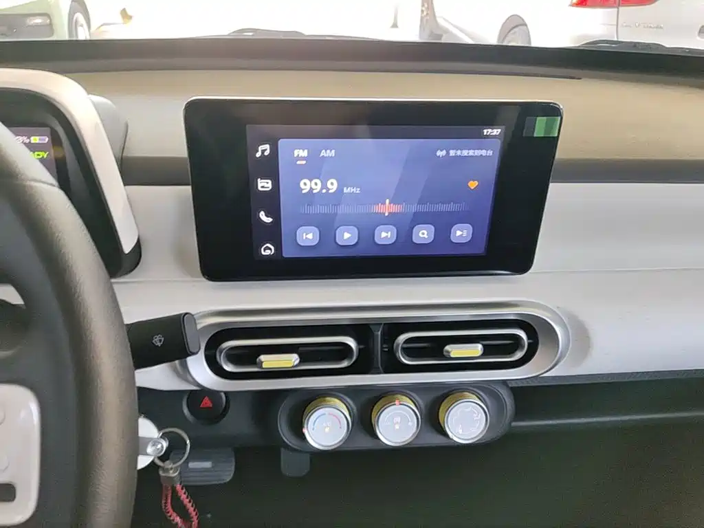 Wuling MINIEV — миниатюра 13