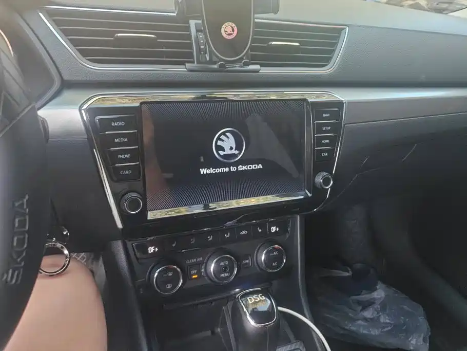 Skoda Superb — миниатюра 13