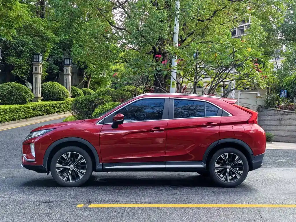 Mitsubishi Eclipse Cross — миниатюра 4