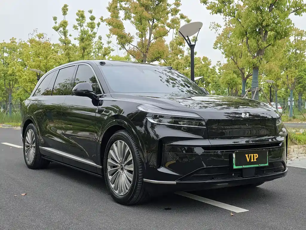 Onvo L90 2025 Ultra мест