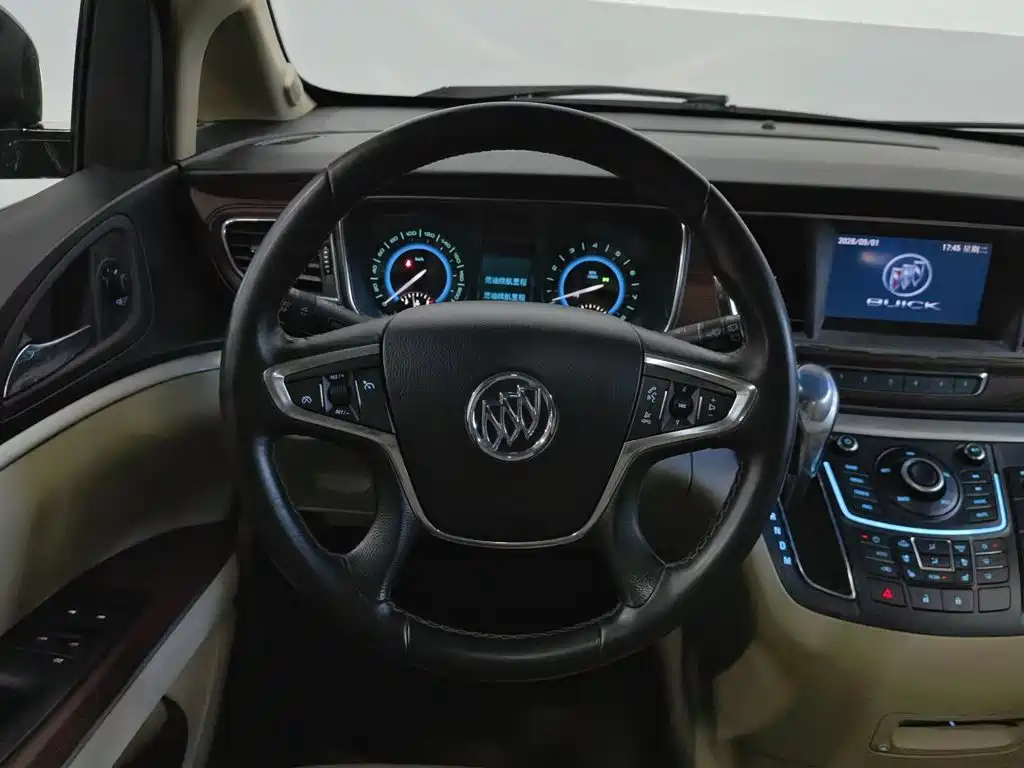 Buick GL8 — миниатюра 11