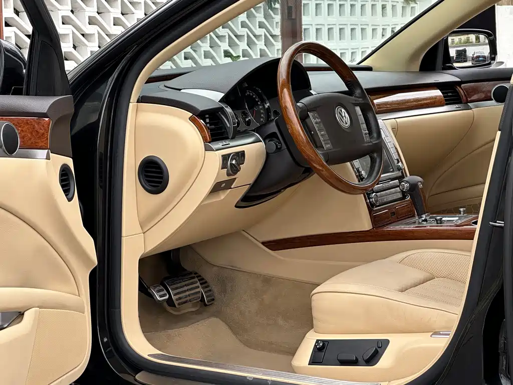 Volkswagen Phaeton — миниатюра 10