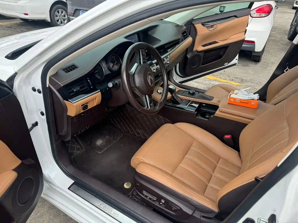Lexus ES — миниатюра 6