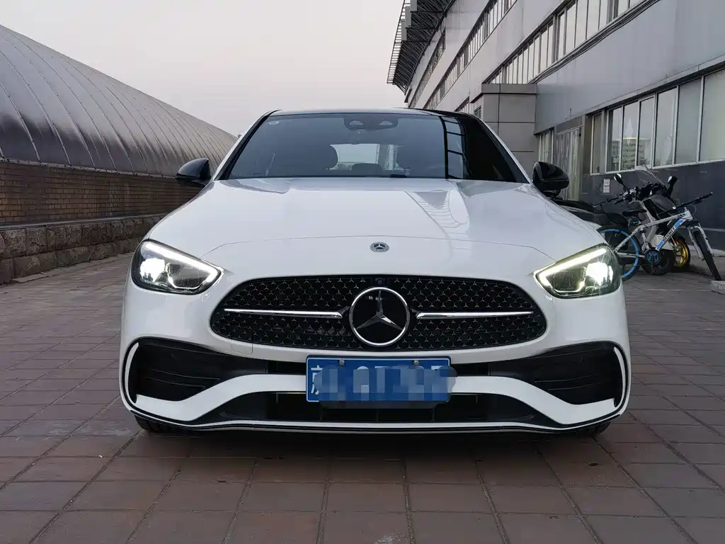 Mercedes-Benz C-Class — миниатюра 2